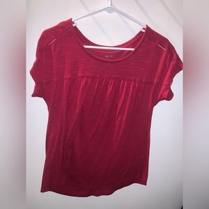 maroon shirt
